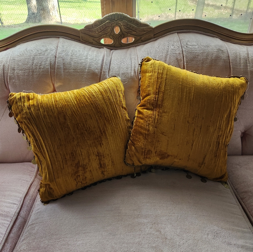 Luxurious Velvet Accent Pillows in Gold